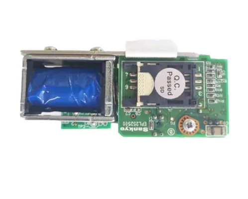 Le module NCR est équipé d'un module de tête IMCRW, des pièces de contact ATM 3Q8 et du lecteur de cartes IC Sankyo 009-0022326.