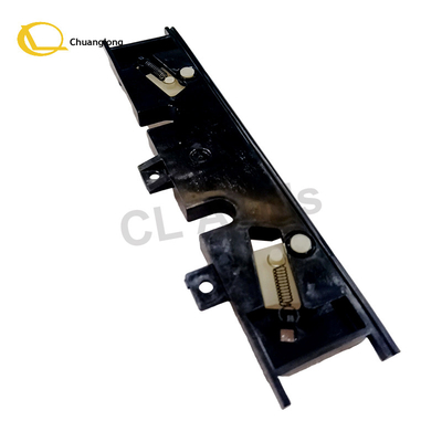 445-0582423 4450582423 ATM Pièces détachées NCR S1 Porte de camion en plastique à cassette avec poussoir Assy NCR poussoir à cassette