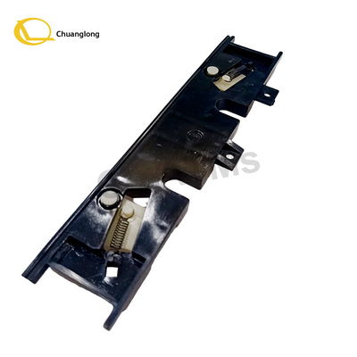 445-0582423 4450582423 ATM Pièces détachées NCR S1 Porte de camion en plastique à cassette avec poussoir Assy NCR poussoir à cassette