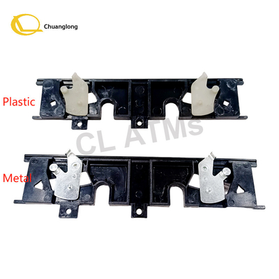 445-0582423 4450582423 ATM Pièces détachées NCR S1 Porte de camion en plastique à cassette avec poussoir Assy NCR poussoir à cassette