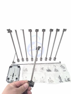 Un grand maître Dormakaba 71111 outils de déverrouillage de coffre, porte de coffre, etc.