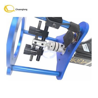 Le Grandmaster Auto Combination Finder   Auto CodeCracker Coffres-forts à cadran mécaniques et guichets automatiques (GAB) Système moteur/capteur pour le décodage non destructif des serrures de coffres-forts et de GAB