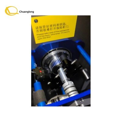 Le Grandmaster Auto Combination Finder   Auto CodeCracker Coffres-forts à cadran mécaniques et guichets automatiques (GAB) Système moteur/capteur pour le décodage non destructif des serrures de coffres-forts et de GAB