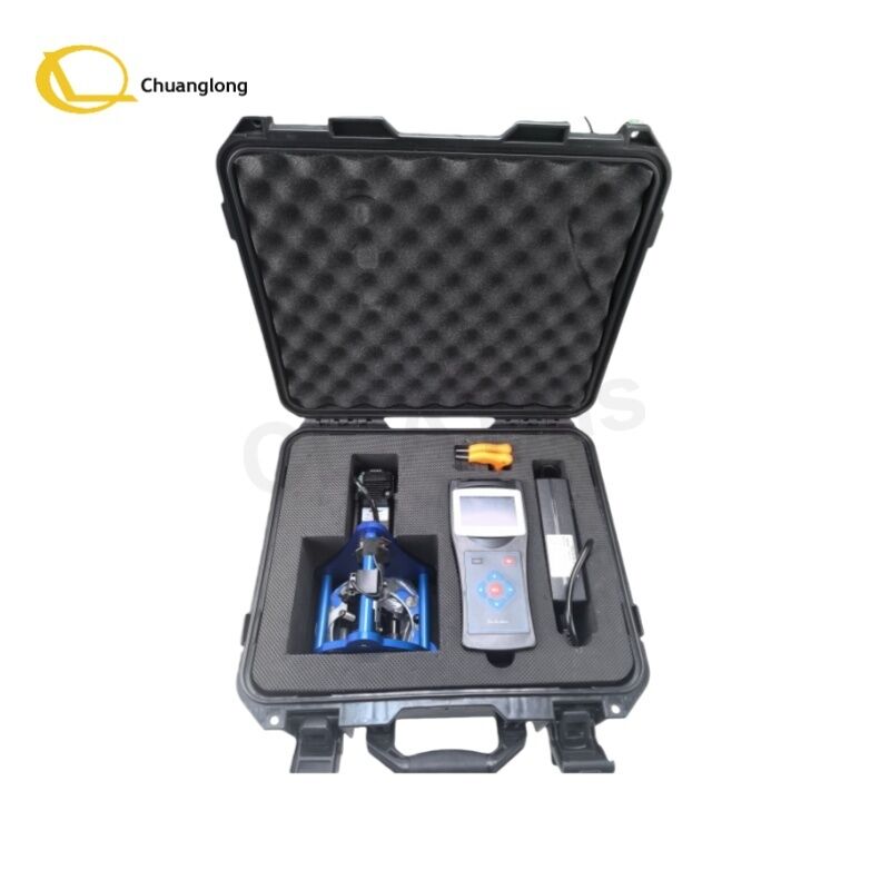 Le Grandmaster Auto Combination Finder   Auto CodeCracker Coffres-forts à cadran mécaniques et guichets automatiques (GAB) Système moteur/capteur pour le décodage non destructif des serrures de coffres-forts et de GAB